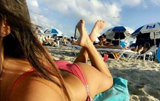 Claudia Romani feet photo thumbnail