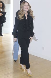 Drew Barrymore feet photo thumbnail
