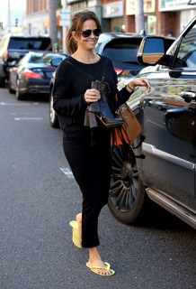 Brooke Burke feet photo thumbnail