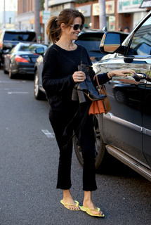 Brooke Burke feet photo thumbnail