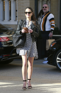 Jordana Brewster feet photo thumbnail