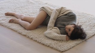 Lily Collins feet photo thumbnail