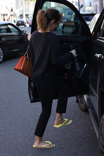 Brooke Burke feet photo thumbnail