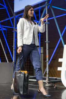 Virginia Raggi feet photo 4