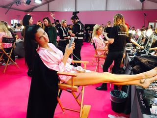 Adriana Lima feet photo thumbnail