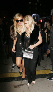 Sofia Richie feet photo thumbnail