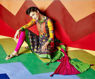 Shruti Haasan feet photo thumbnail
