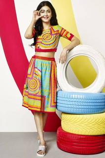 Shruti Haasan feet photo thumbnail
