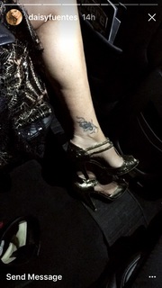 Daisy Fuentes feet photo thumbnail