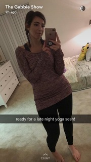 Gabbie Hanna feet photo thumbnail