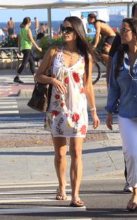 Jordana Brewster feet photo thumbnail
