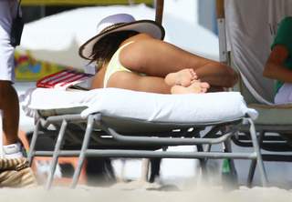 Eva Longoria feet photo thumbnail