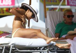 Eva Longoria feet photo thumbnail