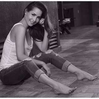 Carmen Villalobos feet photo thumbnail