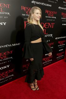 Ali Larter feet photo thumbnail