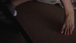 Milla Jovovich feet photo thumbnail