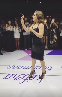 Kéfera Buchmann feet photo thumbnail
