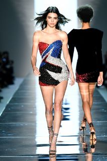 Kendall Jenner feet photo thumbnail