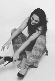 Sonakshi Sinha feet photo thumbnail
