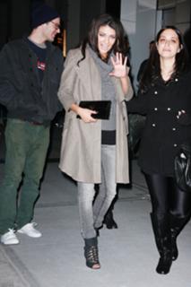 Jessica Szohr feet photo thumbnail