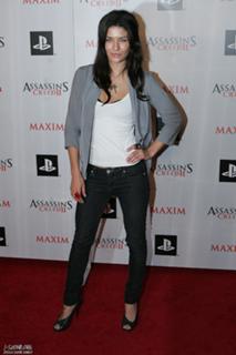 Jessica Szohr feet photo thumbnail