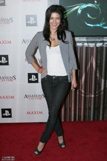 Jessica Szohr feet photo thumbnail