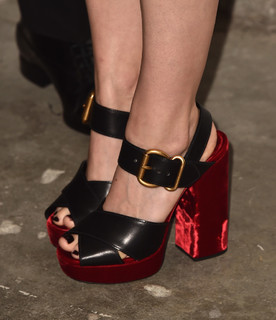 Kate Mara feet photo thumbnail