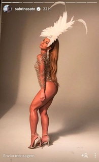 Sabrina Sato feet photo thumbnail