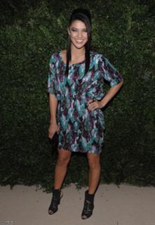 Jessica Szohr feet photo thumbnail