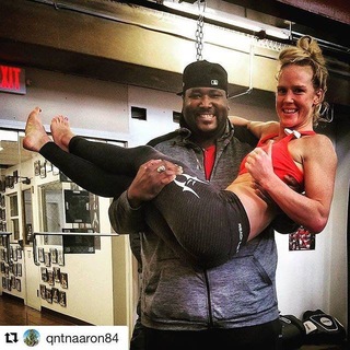 Holly Holm feet photo thumbnail