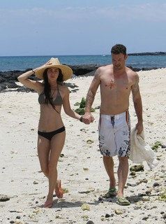 Megan Fox feet photo thumbnail