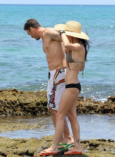 Megan Fox feet photo thumbnail