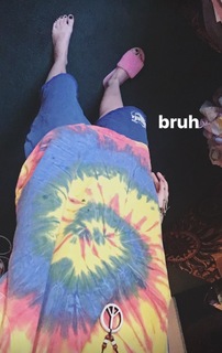 Paris Jackson feet photo thumbnail