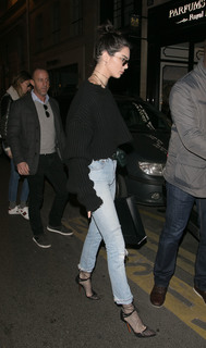 Kendall Jenner feet photo thumbnail