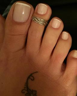 Karin Klemp feet photo thumbnail