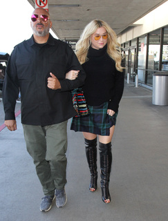 Kesha feet photo thumbnail