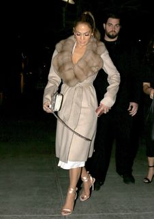 Jennifer Lopez feet photo thumbnail