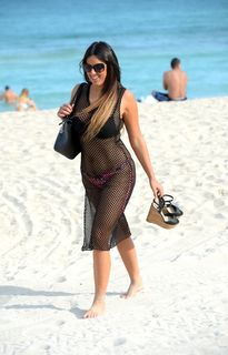 Claudia Romani feet photo thumbnail