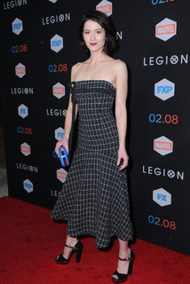 Mary Elizabeth Winstead feet photo thumbnail