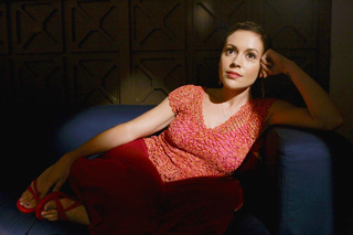Alyssa Milano feet photo thumbnail