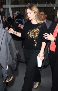 Drew Barrymore feet photo thumbnail