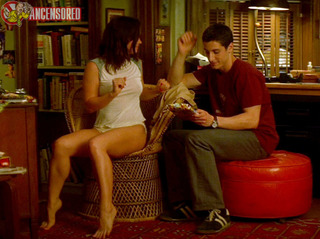 Christina Ricci feet photo thumbnail