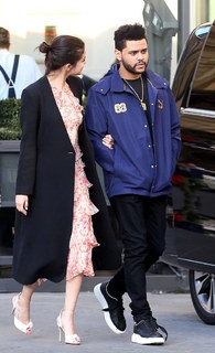 Selena Gomez feet photo thumbnail