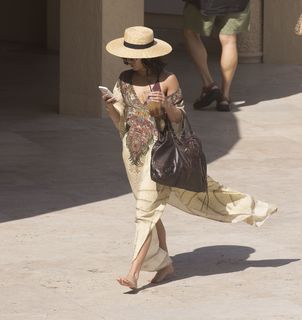 Vanessa Hudgens feet photo thumbnail