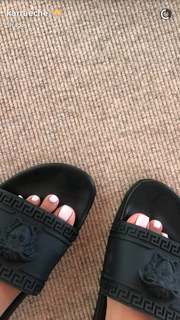 Karrueche Tran feet photo thumbnail