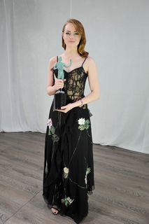 Emma Stone feet photo thumbnail