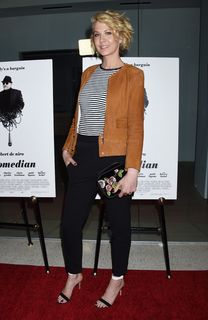 Jenna Elfman feet photo thumbnail