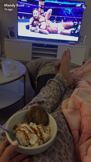 Amanda Saccomanno feet photo thumbnail