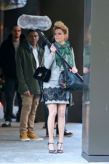 Elizabeth Banks feet photo thumbnail