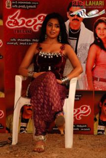 Shriya Saran feet photo thumbnail